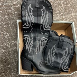 SO Black Heeled Boots with Silver Stitching